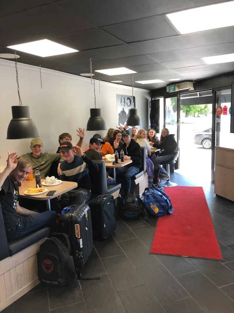 Utvalg av pizza og kebab